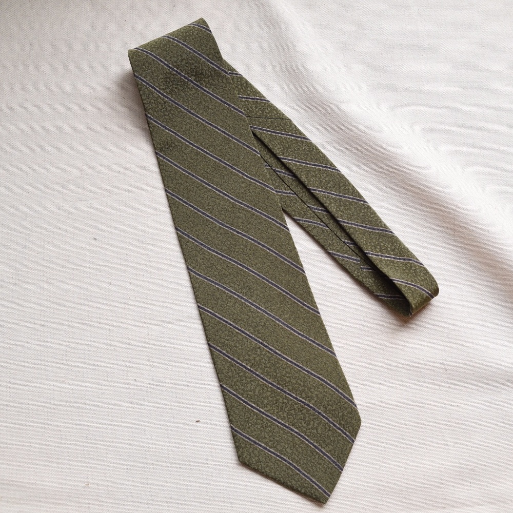 Kenneth Cole Silk Grey Pinstripe Necktie